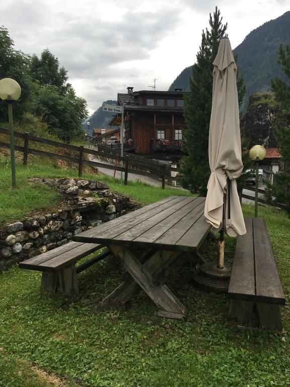 Ciasa Sot Croze Apartment Pozza di Fassa Bagian luar foto